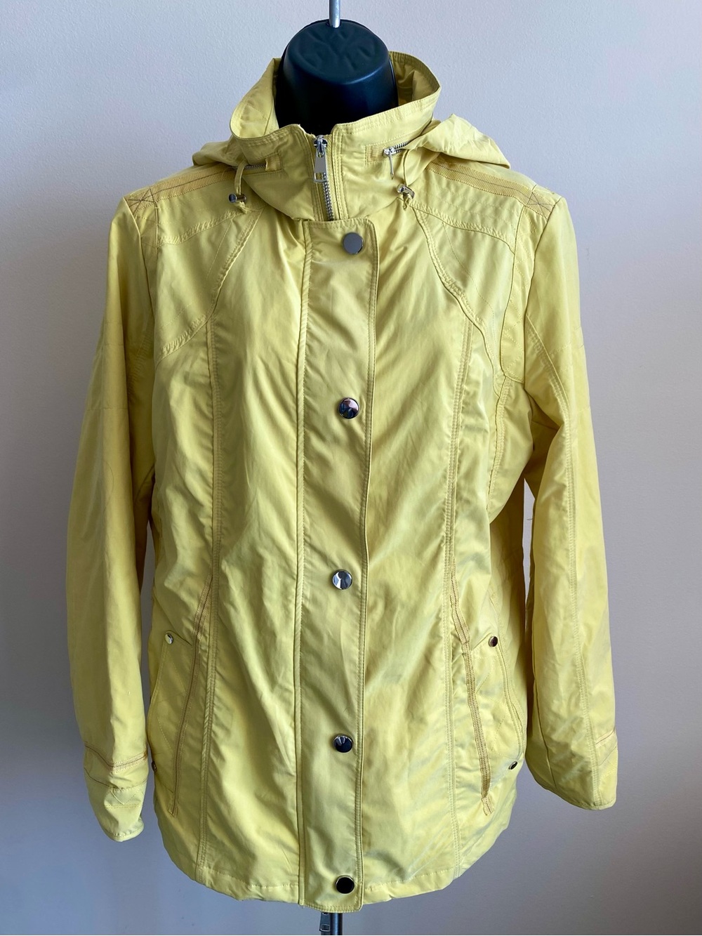 Vintage pale yellow jacket outdoors utility raincoat - Picture 3 of 10